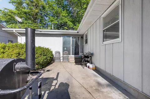 Exterior - 1347 S Arcadia Ave, Springfield, MO 65804 photo 5 of 8