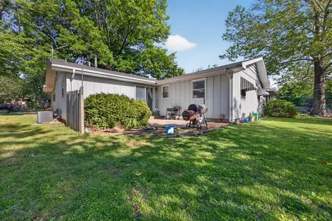Exterior - 1347 S Arcadia Ave, Springfield, MO 65804 photo 6 of 8