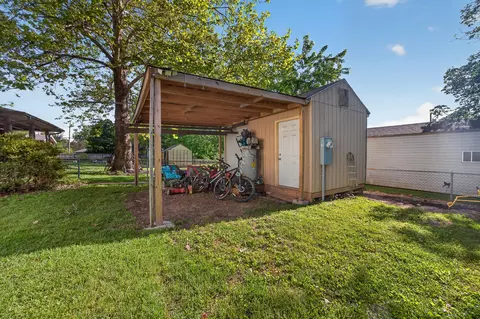 Exterior - 1347 S Arcadia Ave, Springfield, MO 65804 photo 7 of 8