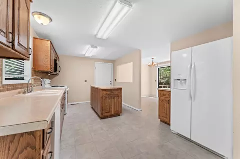 Kitchen - 273 Jupiter Way, Branson, MO 65616 photo 2 of 2