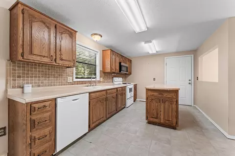 Kitchen - 273 Jupiter Way, Branson, MO 65616 photo 1 of 2