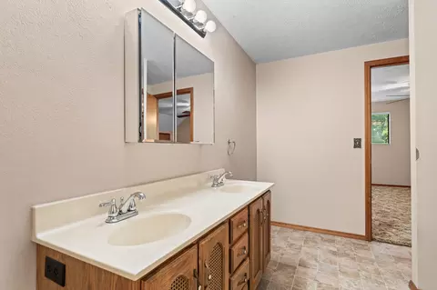 Bath - 273 Jupiter Way, Branson, MO 65616 photo 3 of 3
