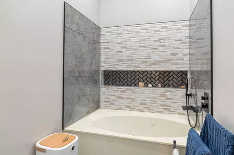 Bath - 80 Anglers Pointe #6, Branson, MO 65616 photo 2 of 4