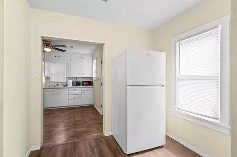 Entry Way - 2528 N Kellett Ave, Springfield, MO 65803 photo 1 of 1