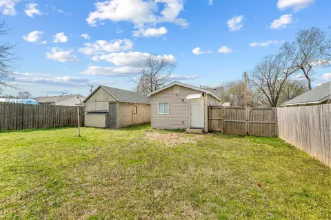 Exterior - 2528 N Kellett Ave, Springfield, MO 65803 photo 2 of 3