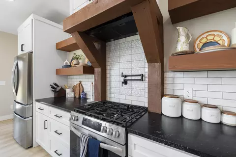 Kitchen - 643 Route Ff, Everton, MO 65646 photo 3 of 5
