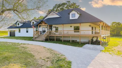 643 Route Ff, Everton, MO 65646