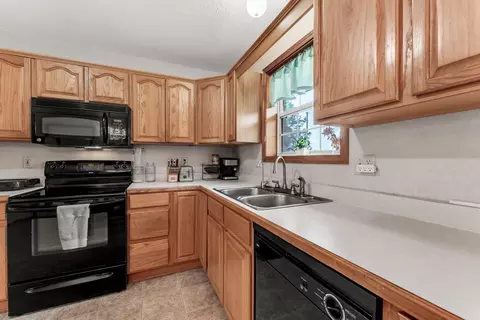 Kitchen - 433 S Devonshire St, Nixa, MO 65714 photo 3 of 3