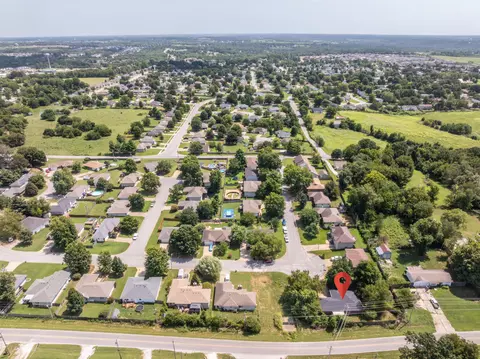 View/Area - 433 S Devonshire St, Nixa, MO 65714 photo 7 of 13