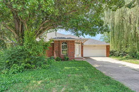 Exterior - 433 S Devonshire St, Nixa, MO 65714 photo 8 of 9