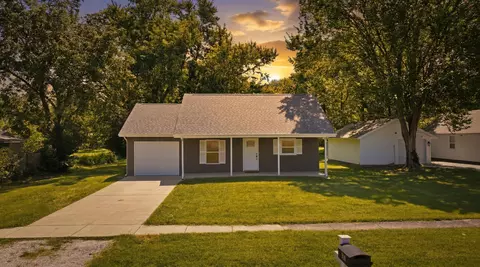 Exterior - 520 S Pine St, Marshfield, MO 65706 photo 2 of 7