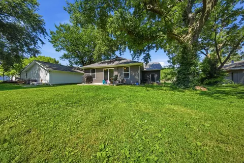 Exterior - 520 S Pine St, Marshfield, MO 65706 photo 7 of 7