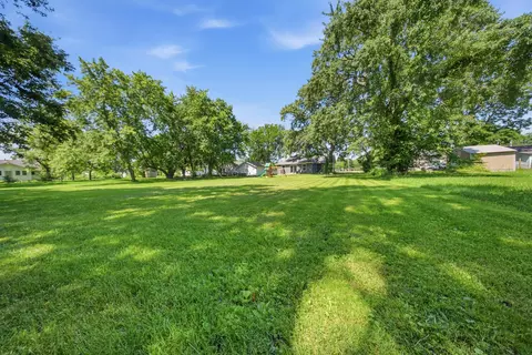 Exterior - 520 S Pine St, Marshfield, MO 65706 photo 6 of 7