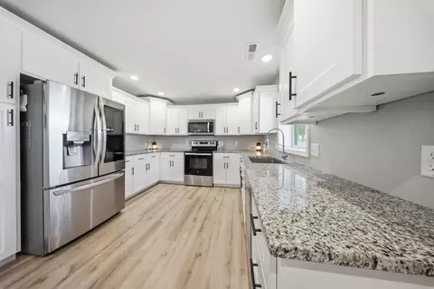 Kitchen - 520 S Pine St, Marshfield, MO 65706 photo 2 of 2