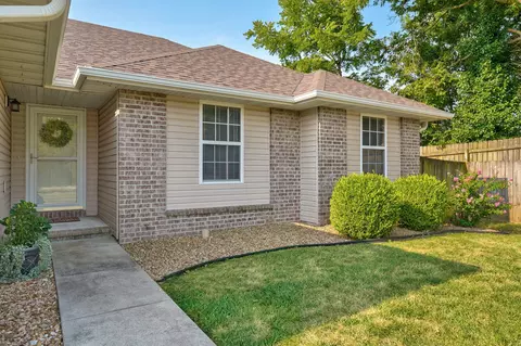 Exterior - 3968 W Beechwood St, Springfield, MO 65807 photo 3 of 12