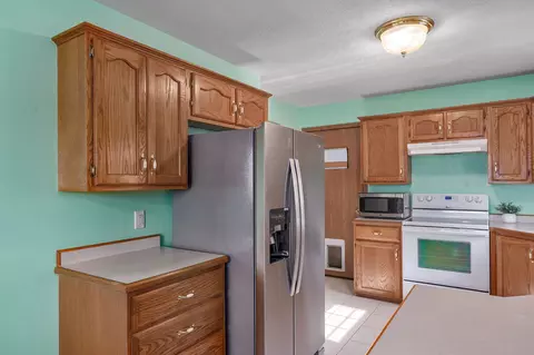 Kitchen - 3968 W Beechwood St, Springfield, MO 65807 photo 2 of 3