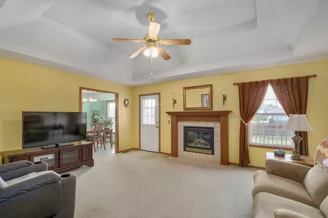 Living - 3968 W Beechwood St, Springfield, MO 65807 photo 1 of 2