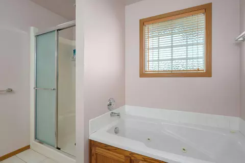 Bath - 3968 W Beechwood St, Springfield, MO 65807 photo 4 of 4
