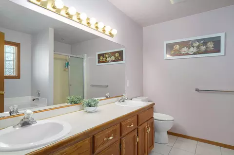 Bath - 3968 W Beechwood St, Springfield, MO 65807 photo 3 of 4