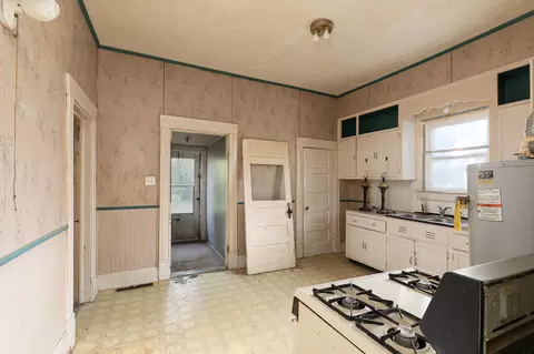 Kitchen - 1717 W Atlantic St, Springfield, MO 65803 photo 1 of 4