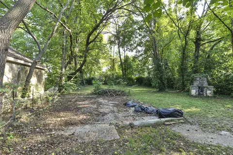 Exterior - 1717 W Atlantic St, Springfield, MO 65803 photo 6 of 7