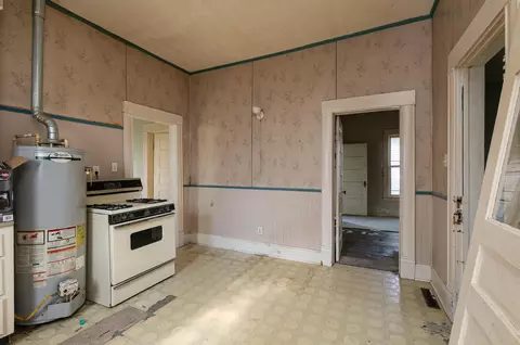 Kitchen - 1717 W Atlantic St, Springfield, MO 65803 photo 4 of 4