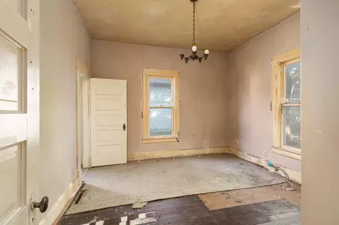 Bedroom - 1717 W Atlantic St, Springfield, MO 65803 photo 3 of 6
