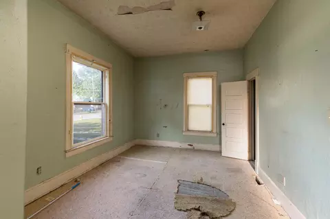 Bedroom - 1717 W Atlantic St, Springfield, MO 65803 photo 2 of 6