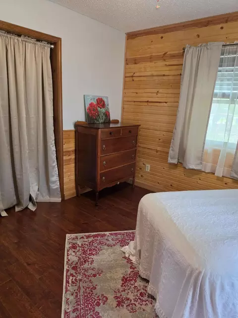 Bedroom - 557 Missouri 181, Gainesville, MO 65655 photo 6 of 7