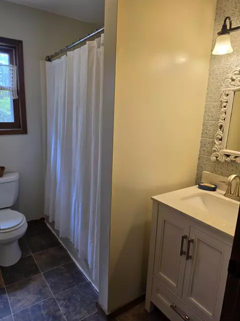 Bath - 557 Missouri 181, Gainesville, MO 65655 photo 3 of 6