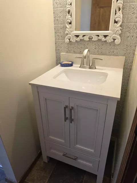 Bath - 557 Missouri 181, Gainesville, MO 65655 photo 6 of 6