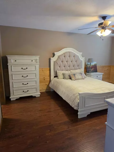 Bedroom - 557 Missouri 181, Gainesville, MO 65655 photo 3 of 7