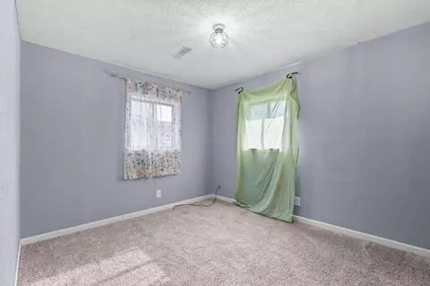 Bedroom - 726 N Glenn Ave, Springfield, MO 65803 photo 3 of 4