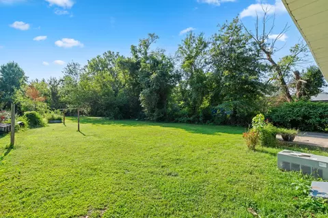 Exterior - 726 N Glenn Ave, Springfield, MO 65803 photo 4 of 6
