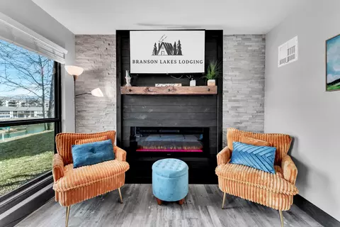180 Lake Club Dr #8, Branson, MO 65616