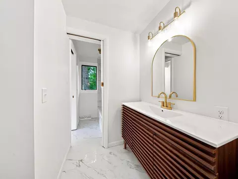 Bath - 101 W Secluded Ln, Nixa, MO 65714 photo 5 of 15
