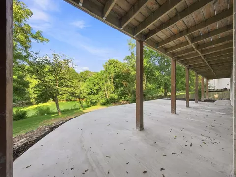 Exterior - 101 W Secluded Ln, Nixa, MO 65714 photo 6 of 10