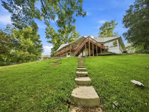 Exterior - 101 W Secluded Ln, Nixa, MO 65714 photo 7 of 10