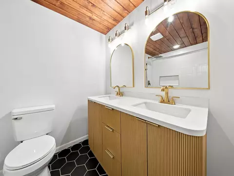 Bath - 101 W Secluded Ln, Nixa, MO 65714 photo 1 of 15