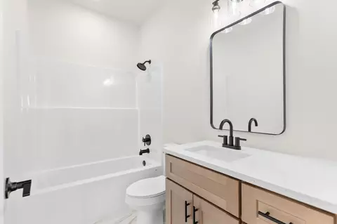 Bath - 2071 E Will St, Republic, MO 65738 photo 6 of 7