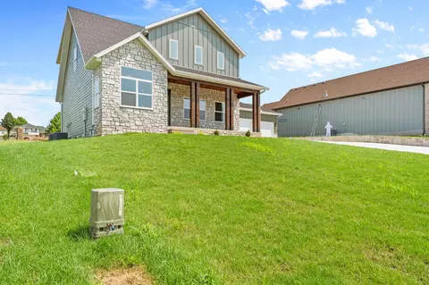 Exterior - 2071 E Will St, Republic, MO 65738 photo 4 of 10