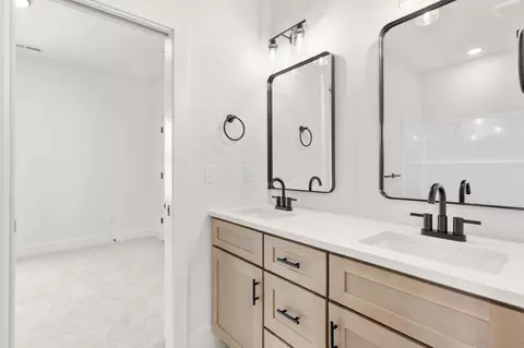 Bath - 2071 E Will St, Republic, MO 65738 photo 5 of 7
