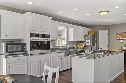 Kitchen - 134 Meadowbrook, Walnut Shade, MO 65771 photo 1 of 4