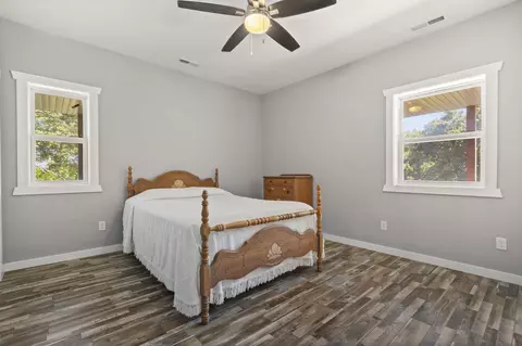 Bedroom - 134 Meadowbrook, Walnut Shade, MO 65771 photo 5 of 5