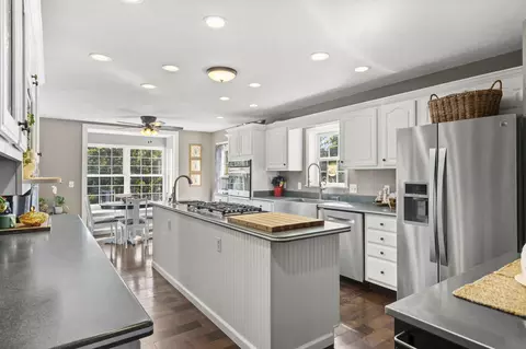 Kitchen - 134 Meadowbrook, Walnut Shade, MO 65771 photo 3 of 4