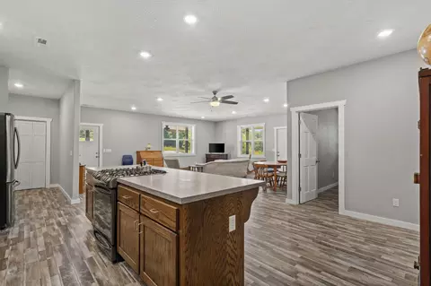 Entry Way - 134 Meadowbrook, Walnut Shade, MO 65771 photo 4 of 4