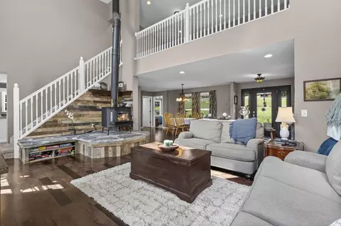 Living - 134 Meadowbrook, Walnut Shade, MO 65771 photo 3 of 3