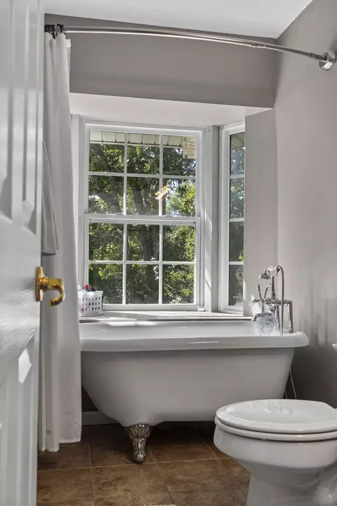 Bath - 134 Meadowbrook, Walnut Shade, MO 65771 photo 8 of 11