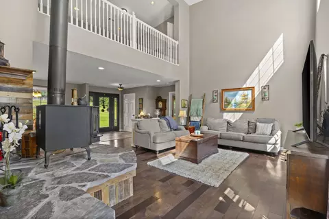 Living - 134 Meadowbrook, Walnut Shade, MO 65771 photo 2 of 3