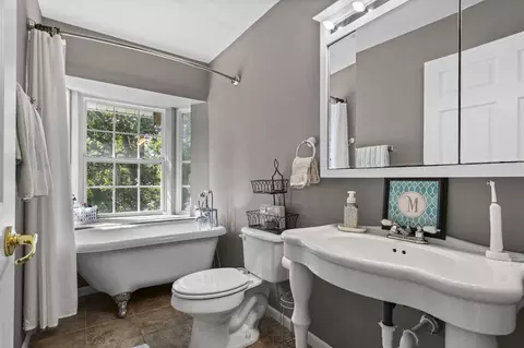Bath - 134 Meadowbrook, Walnut Shade, MO 65771 photo 7 of 11
